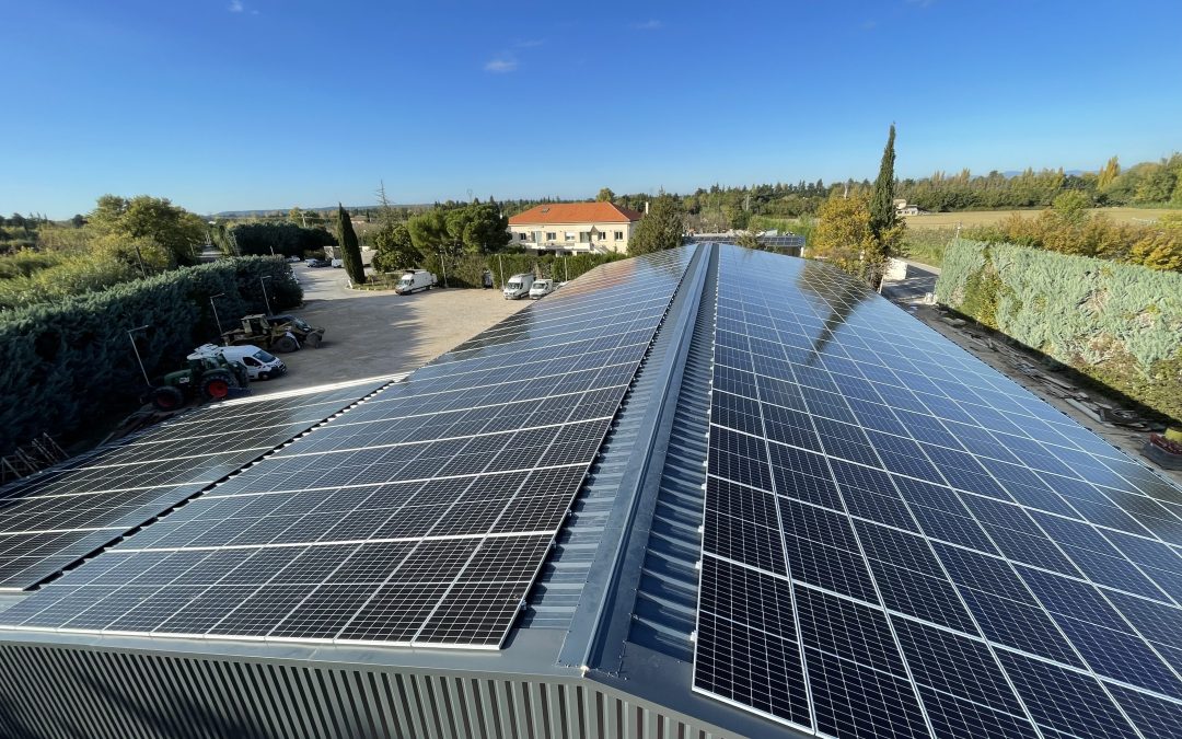 Comment calculer les économies réalisées grâce à l’installation de panneaux solaires ?